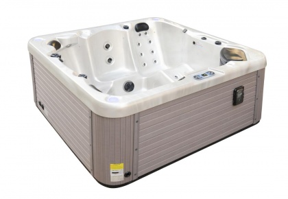 Wanna SPA / Jacuzzi * 4-5-os. * Model MAJORKA 2